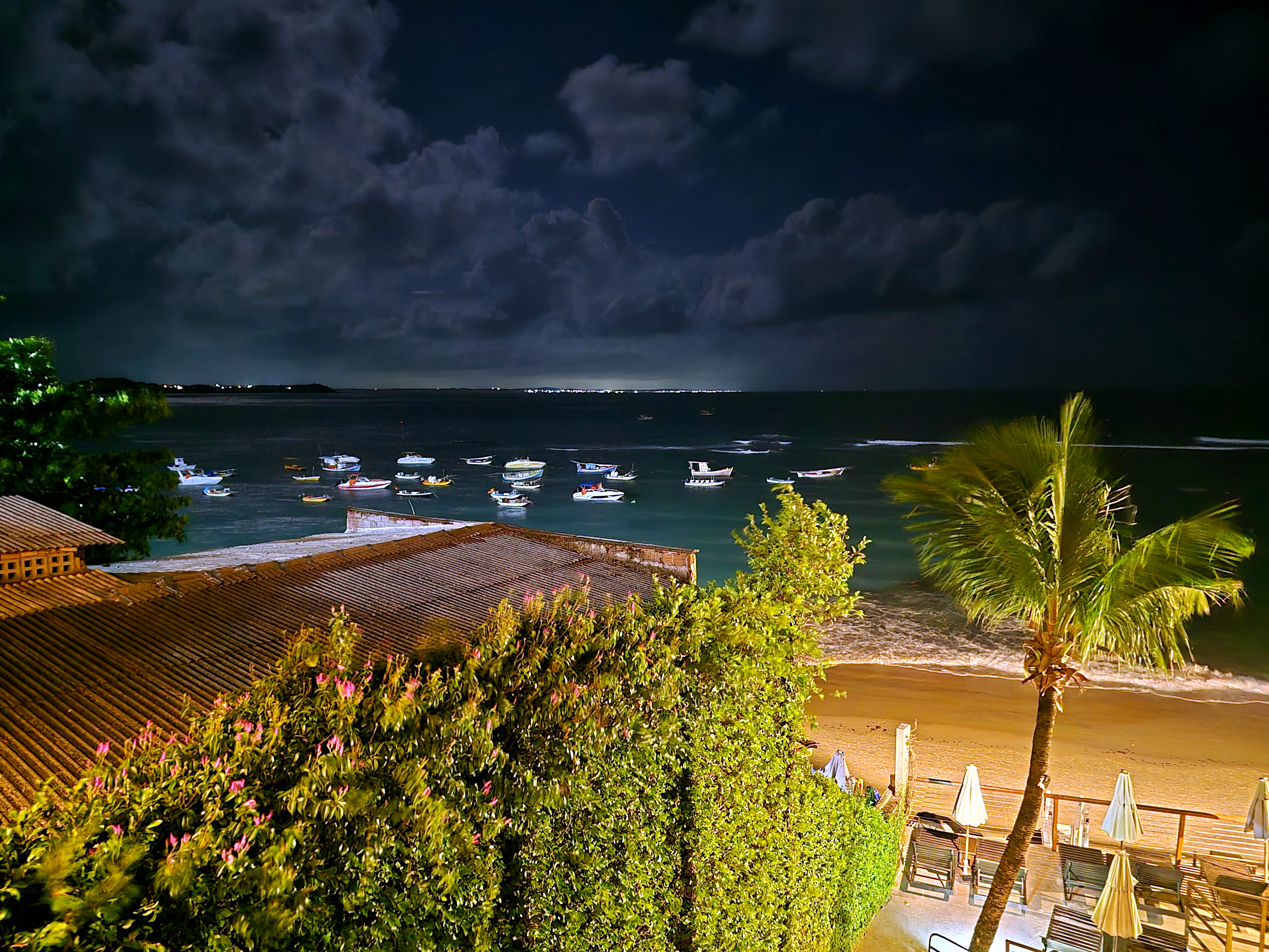 Praia de Pipa a Noite Xplorar.jpg